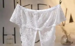 草莓的英文怎么写